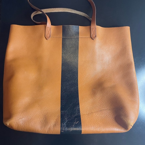 Madewell stripe transport tote in tobacco leather with black stripe. - Picture 2 of 5
